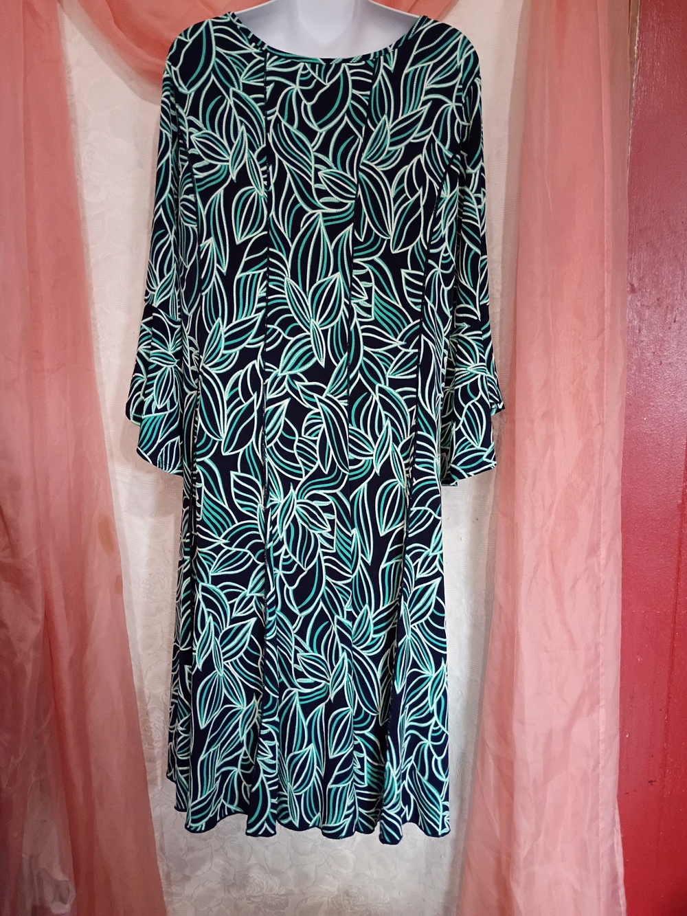 C Est. 1946 Ladies Black Dress with Mint Leaf Print - Long Sleeve Sz 24W - Picture 7 of 9
